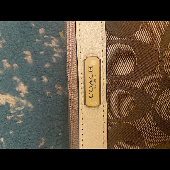 Coach Wristlet - Picture 5 of 5